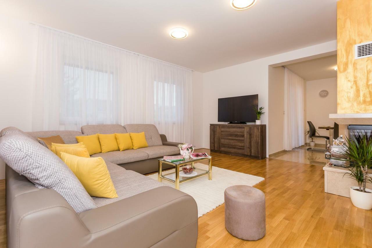 Villa Sweet Home Marija With Heated Pool Сплит Экстерьер фото